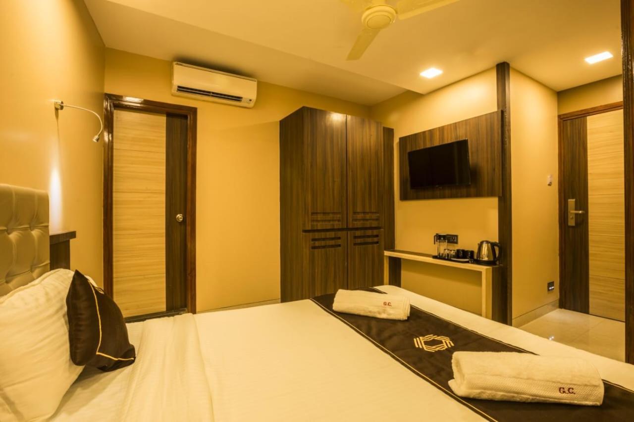 Hotel Golden Crown Mumbai Exterior photo